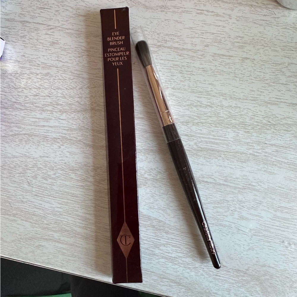 NEW CHARLOTTE TILBURY EYE BLENDER BLENDING BRUSH